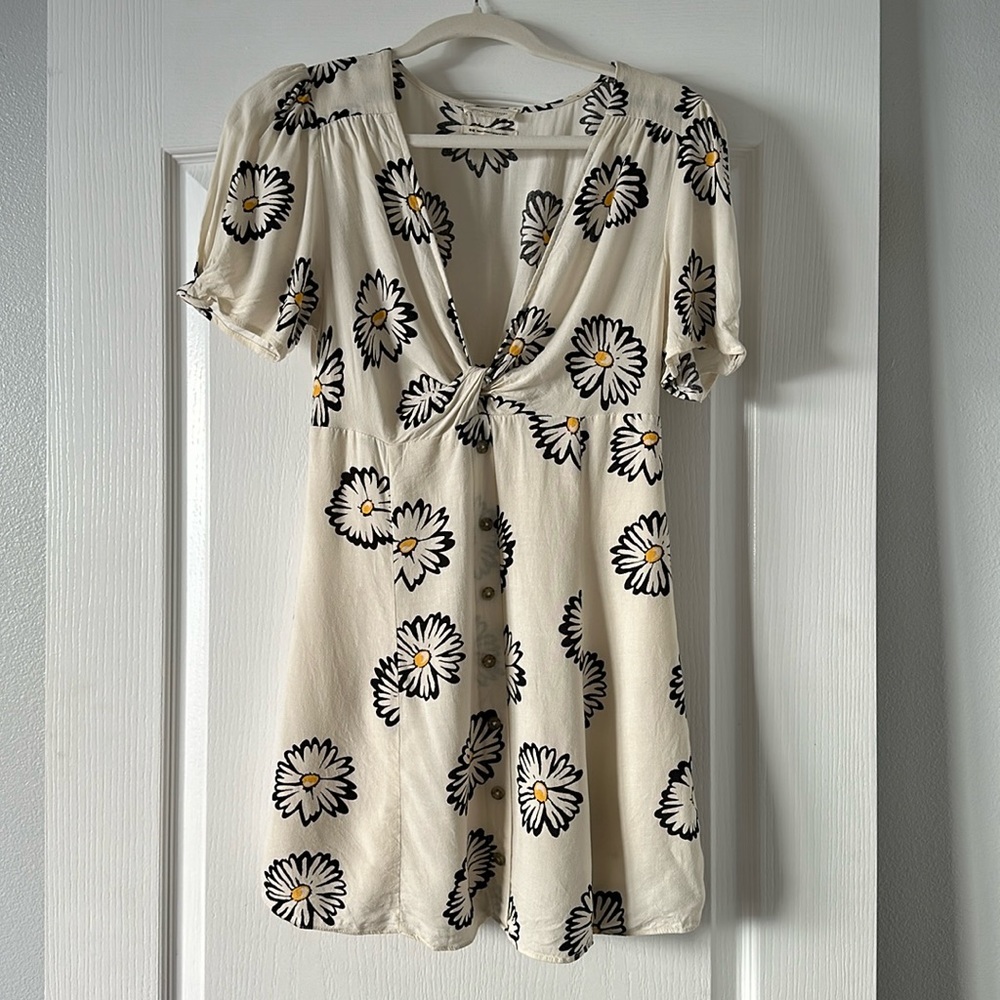Urban Outfitters Daisy dress